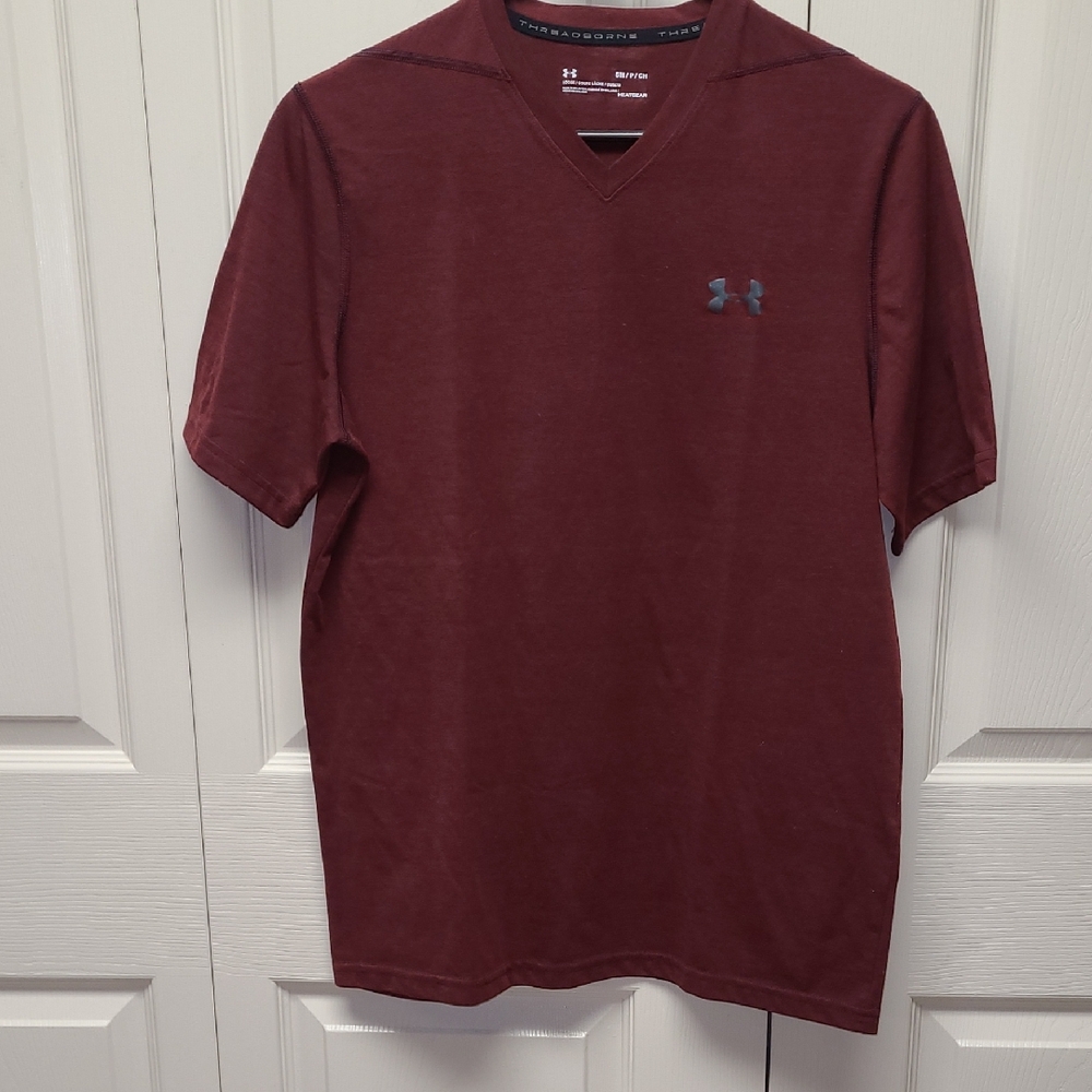 Under Armour Heat Gear Loose Fit Men's Burgundy V-Neck Tee S